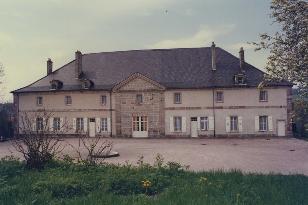 façade nord-est, vue générale