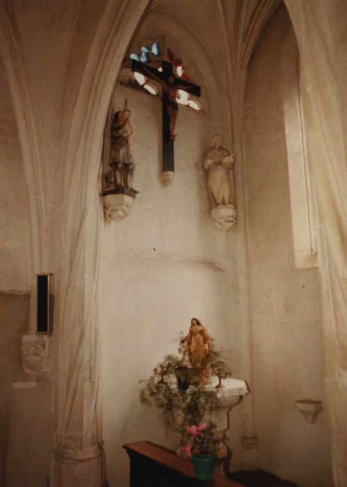 statues : Christ en Croix, saint Jean-Bapriste