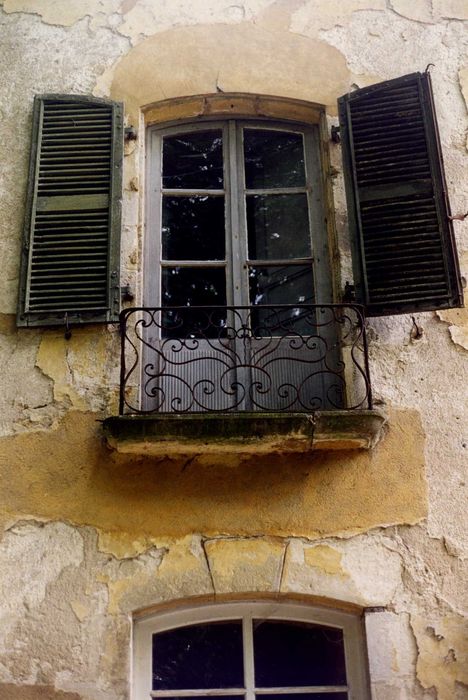 Bâtiment conventuel, aile ouest, façade ouest, détail d’une baie du 1er étage