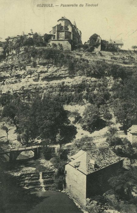 vue générale de l’église dans son environnement depuis l’Est