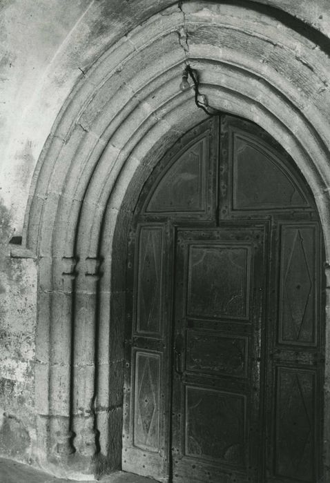 portail d’entrée à la nef depuis le narthex ouest, vue générale