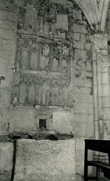 église Saint-Michel, détail d’un retable situé sur le mur nord de la tribune