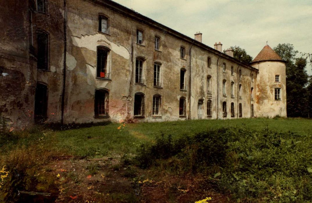 façade nord-est, vue générale