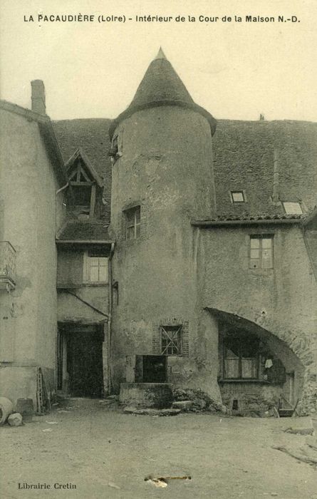 façade sur cour, vue générale