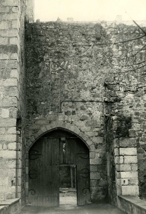 portail d’accès à la cour, élévation nord, vue générale