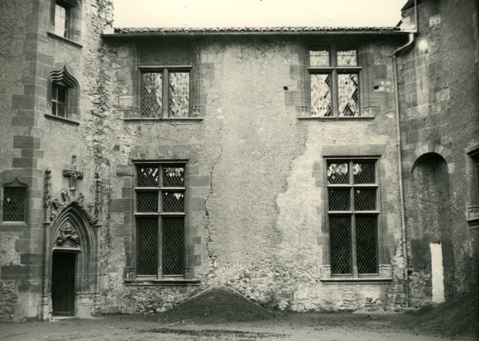 cour intérieure, aile ouest, façade est, vue générale