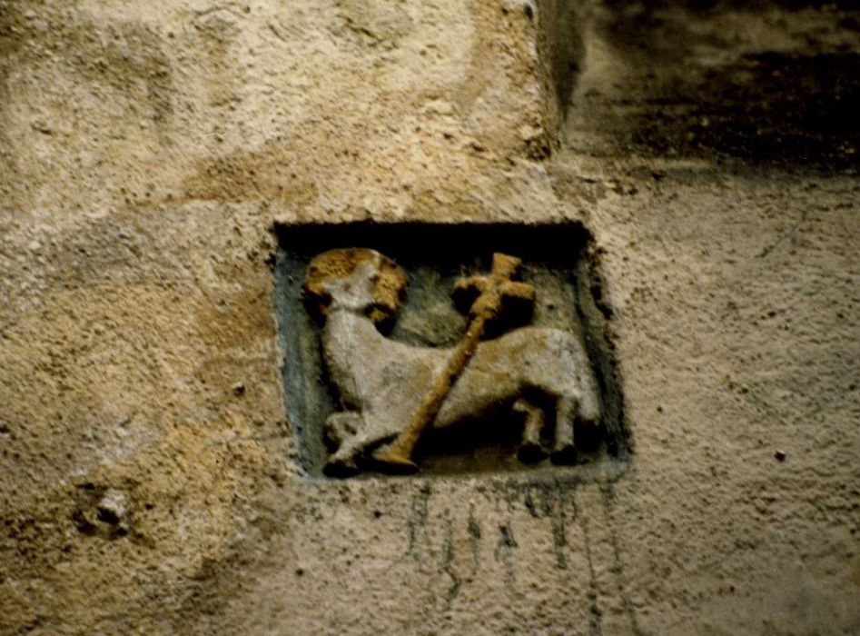 détail d’un bas-relief sculpté au-dessus de l’arc du choeur