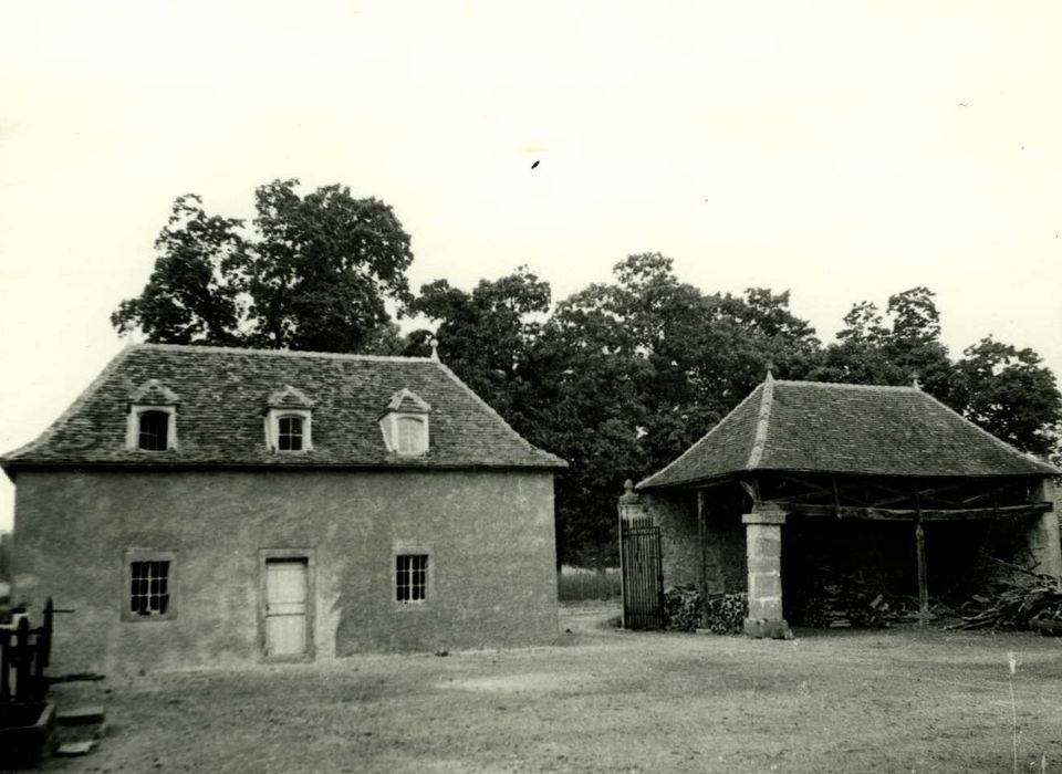 pavillon d’entrée et bûcher, ensemble est, vue générale