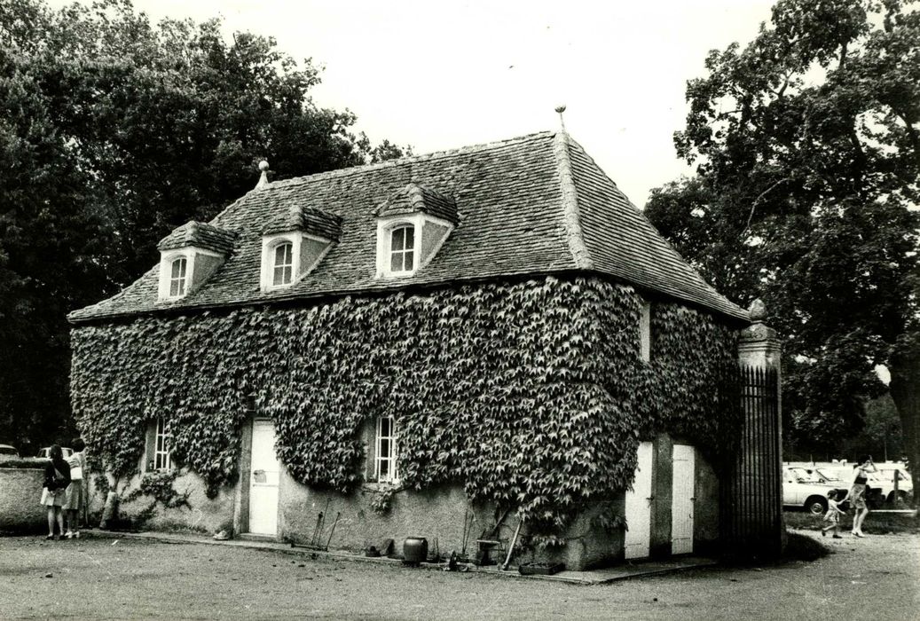 pavillon d’entrée ouest, façades nord et est, vue générale