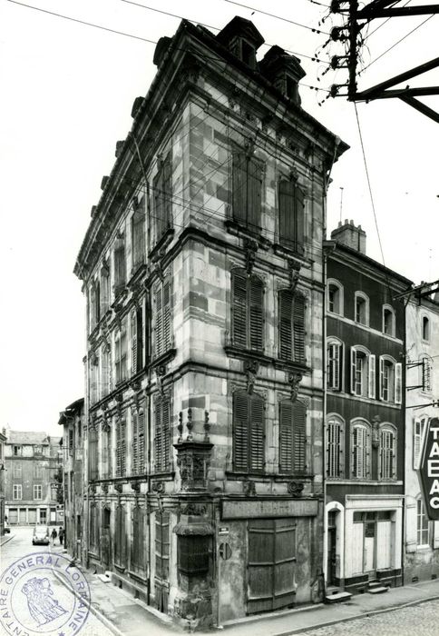 façades sur rue, vue générale