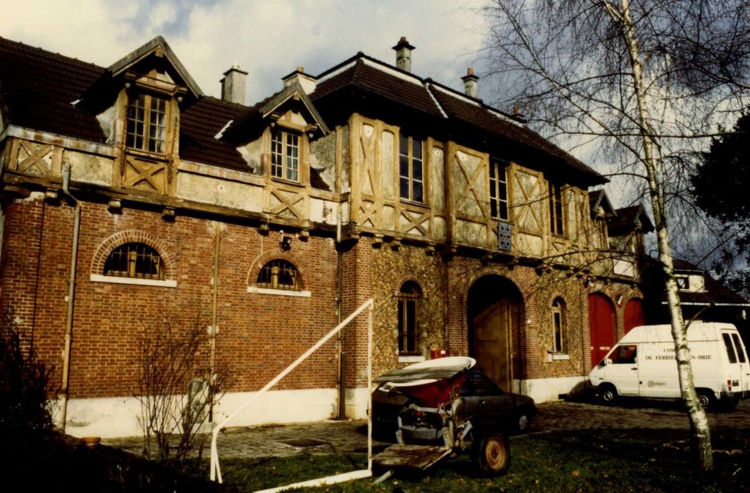 façade sud-est, vue générale