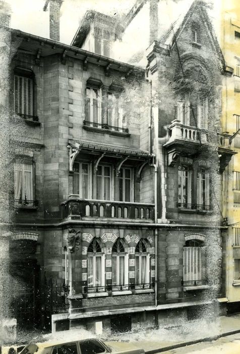 façade sur rue, vue générale