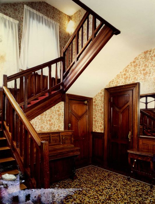 vestibule, vue générale de l’escalier