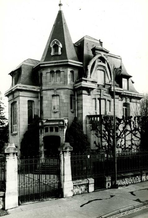 façade sur rue, vue générale