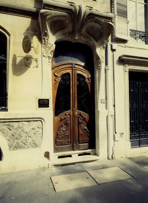 porte d’accès sur rue, vue générale