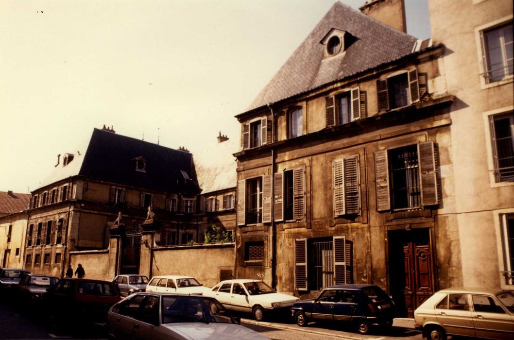 Ensemble sur rue, vue générale