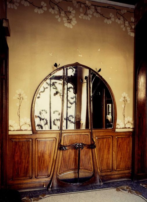 Vestibule, lambris de revêtement, vue partielle