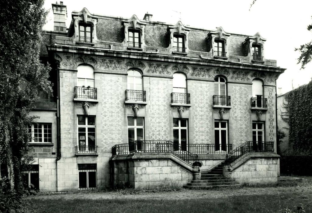 façade nord sur jardin, vue générale