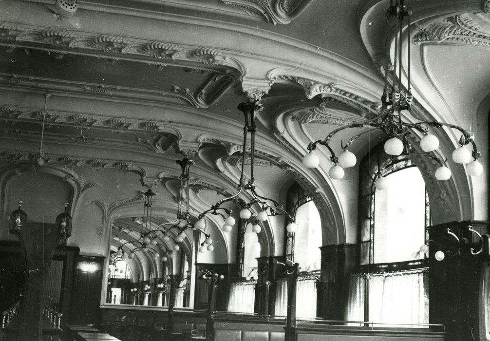 salle de restaurant, vue partielle