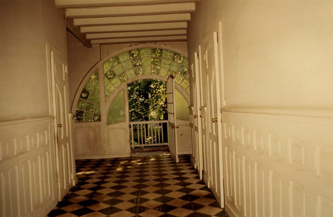 rez-de-chaussée, vestibule, vue partielle