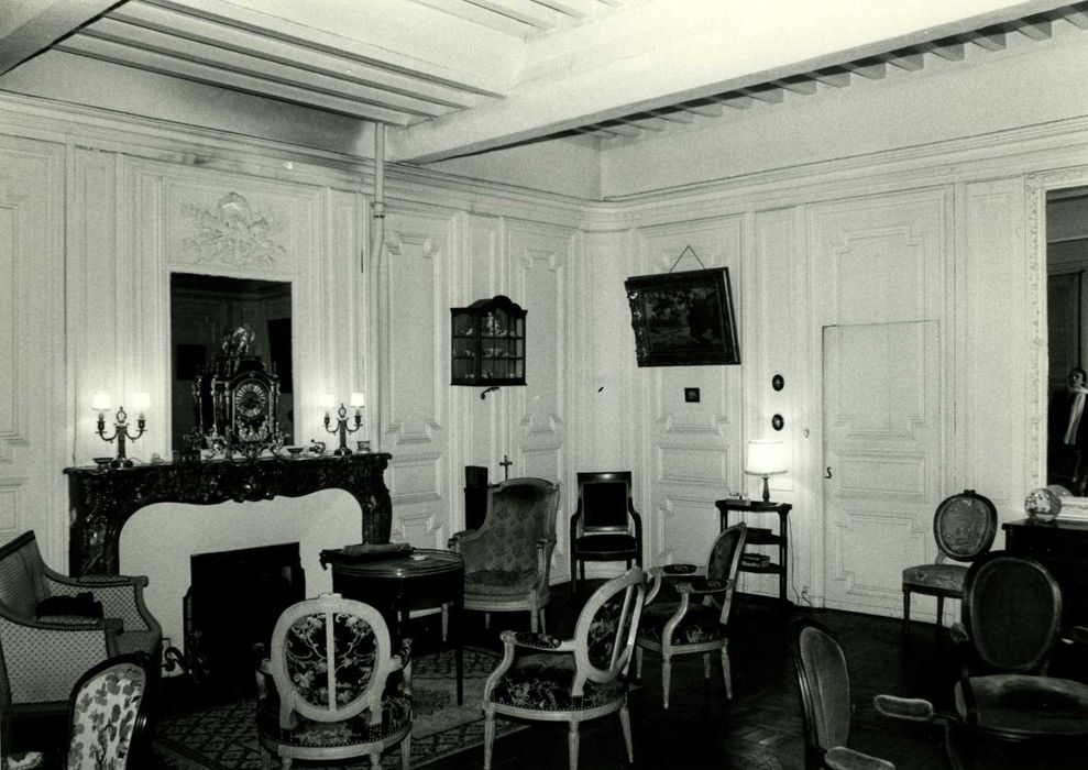 rez-de-chaussée, grand salon, vue partielle des lambris de revêtement