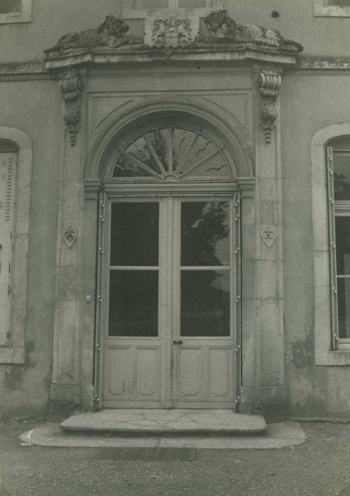 façade nord, porte d’accès au logis, vue générale