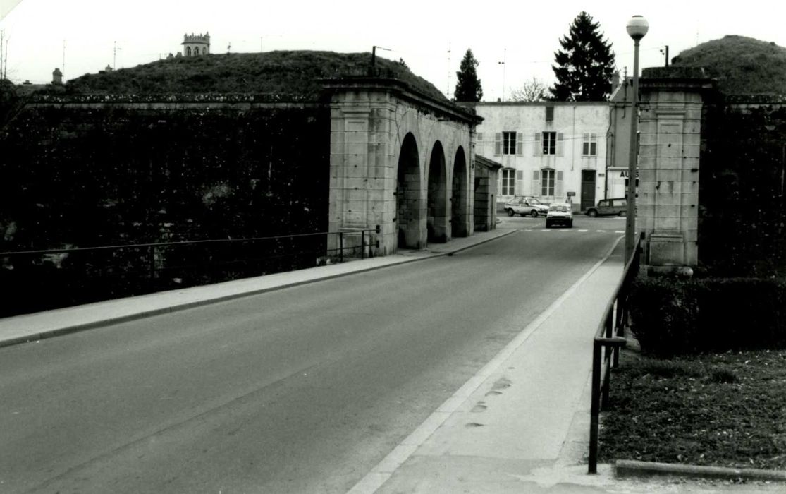 vue générale extra-muros de la porte de France