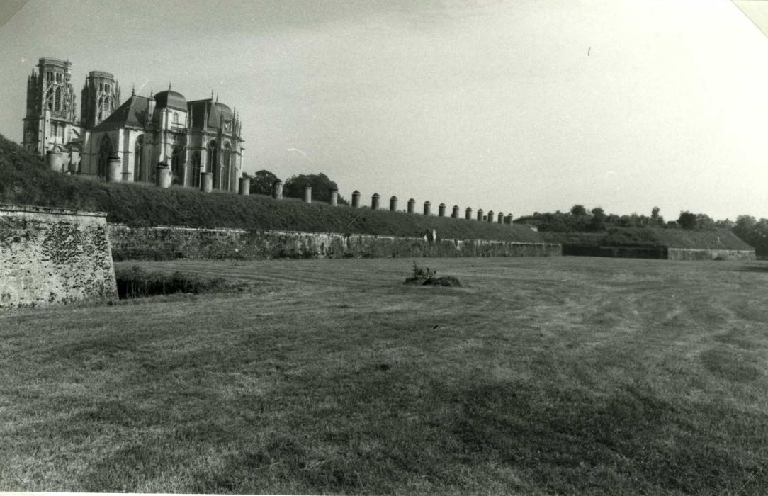 vue générale sur les remparts Est