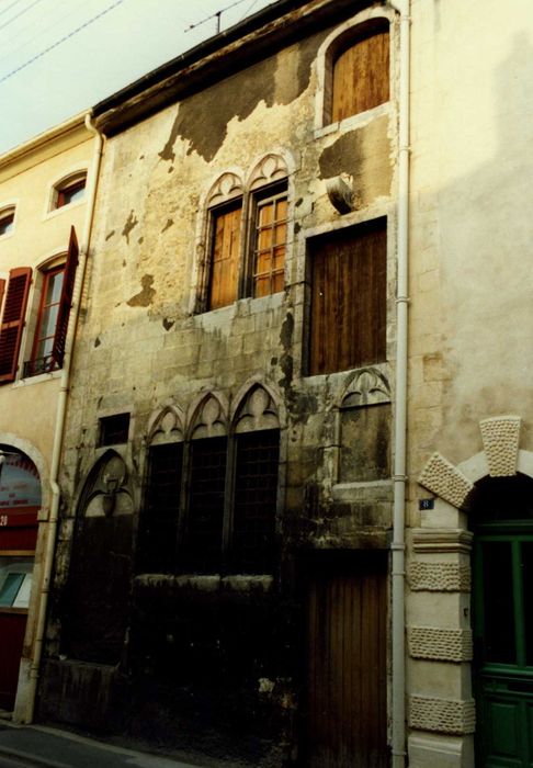 façade sur rue, vue générale