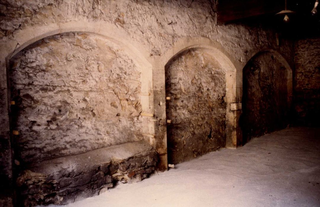 rez-de-chaussée, vue générale du mur sud