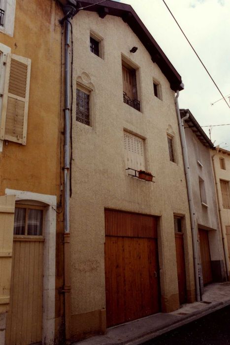 façade sur rue, vue générale