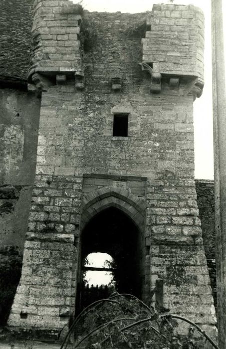 porte fortifiée, élévation nord-ouest, vue générale