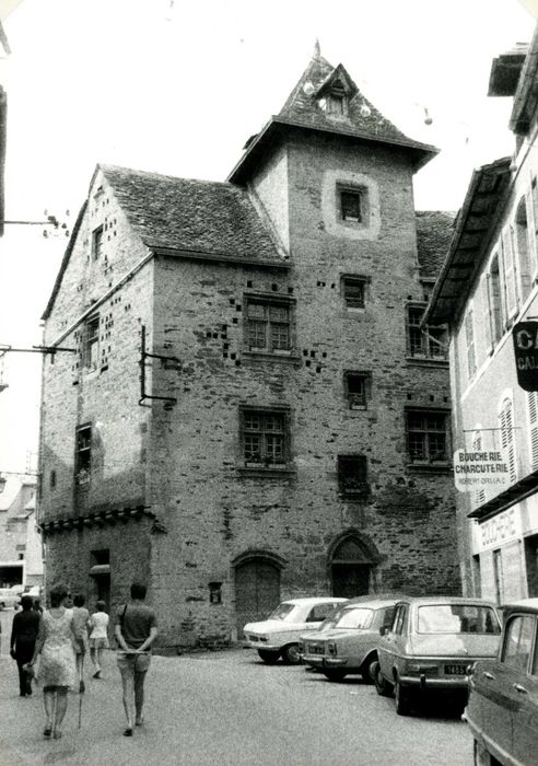 vue générale des façades sur rues