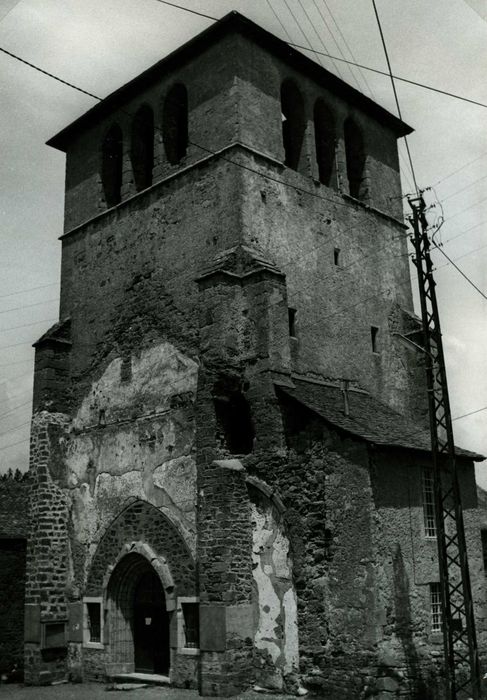 Clocher, élévations sud et ouest, vue générale