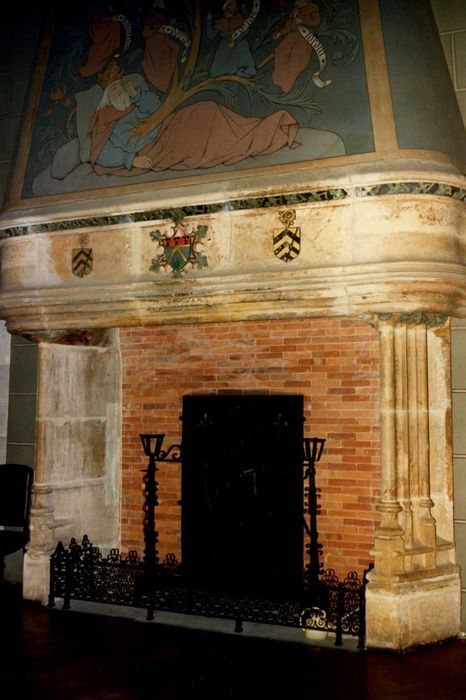 salle à manger, vue générale de la cheminée monumentale