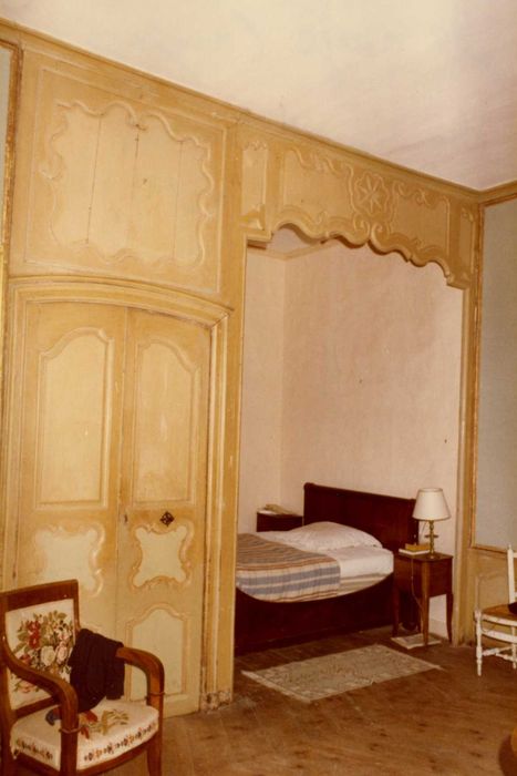 2e étage, chambre, vue partielle des lambris de revêtement