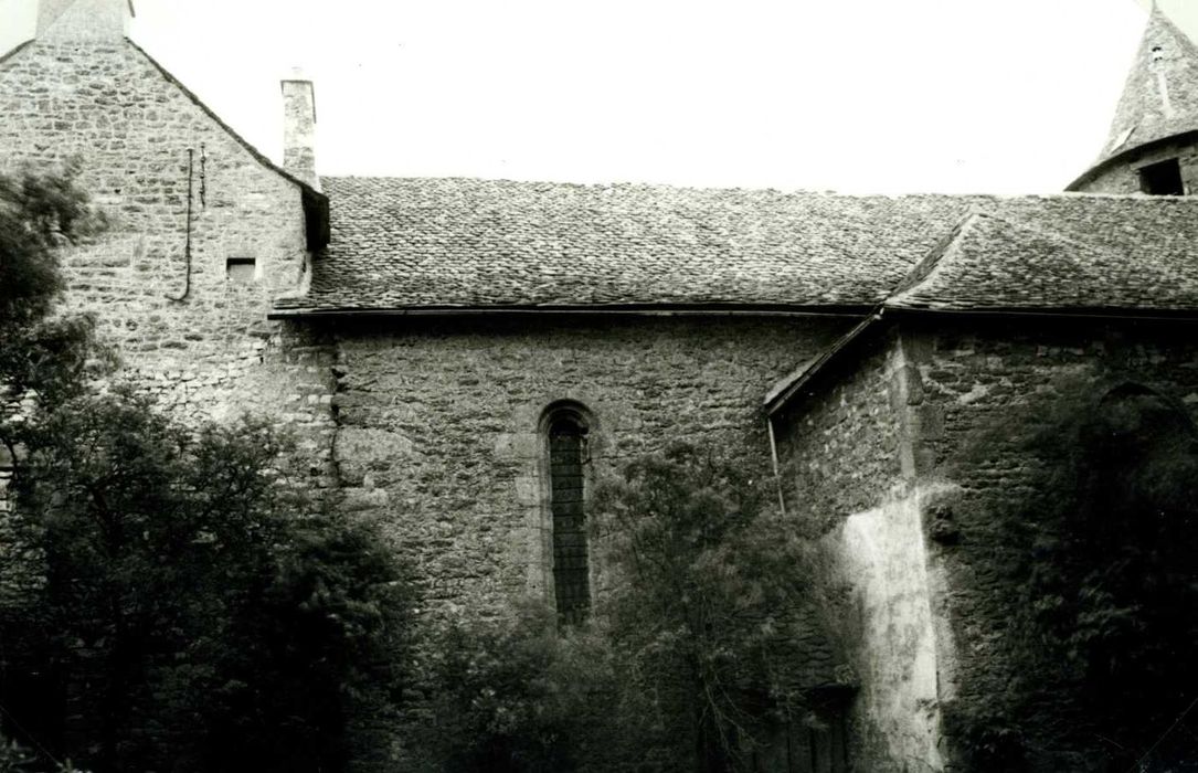 Chapelle, façade latérale ouest sur la cour intérieure, vue partielle