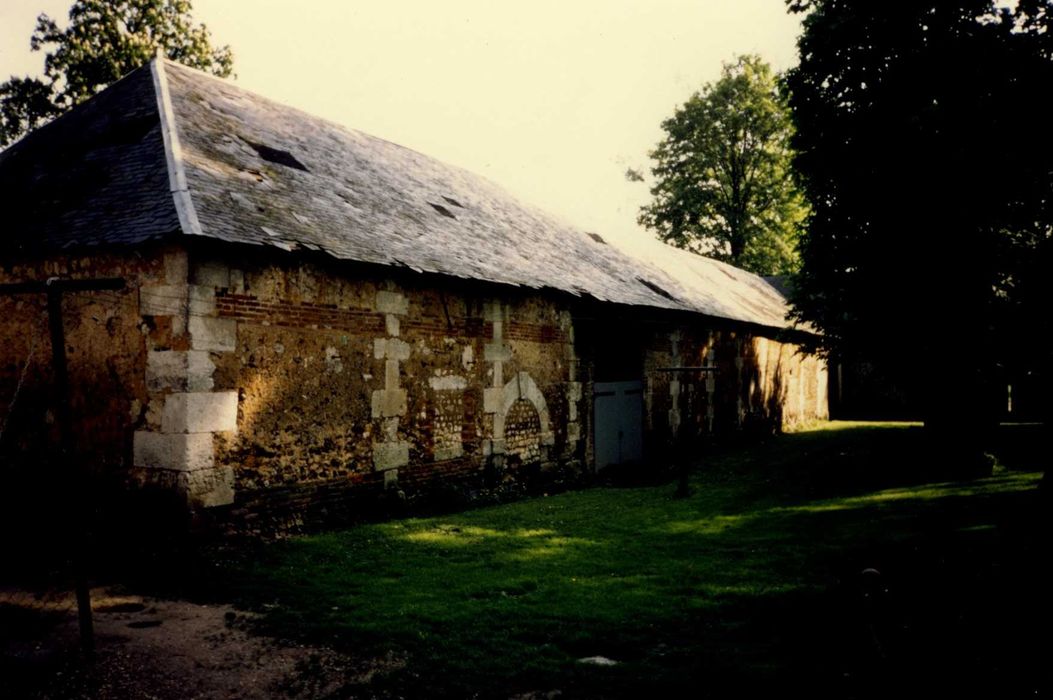 communs, façade ouest, vue générale