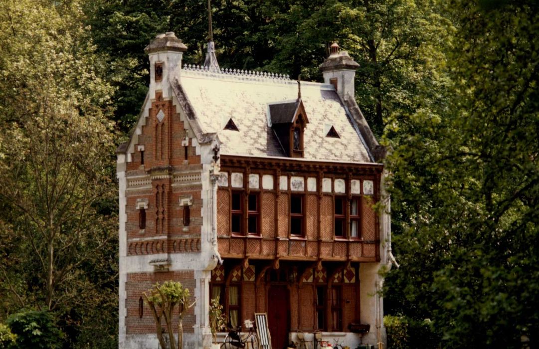 chalet, façades sud et est, vue générale