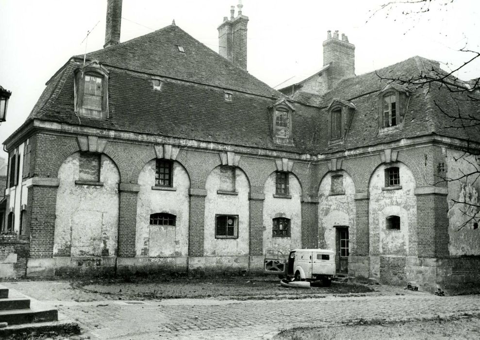 Communs ouest, ensemble est, vue générale