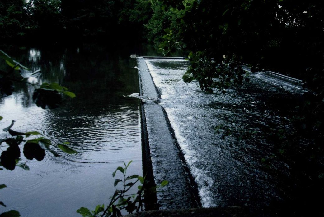 bassin déversoir de Breteuil, vue partielle