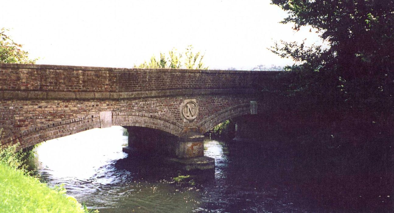 vue partielle du pont dans son environnement (photocopie numérisée)