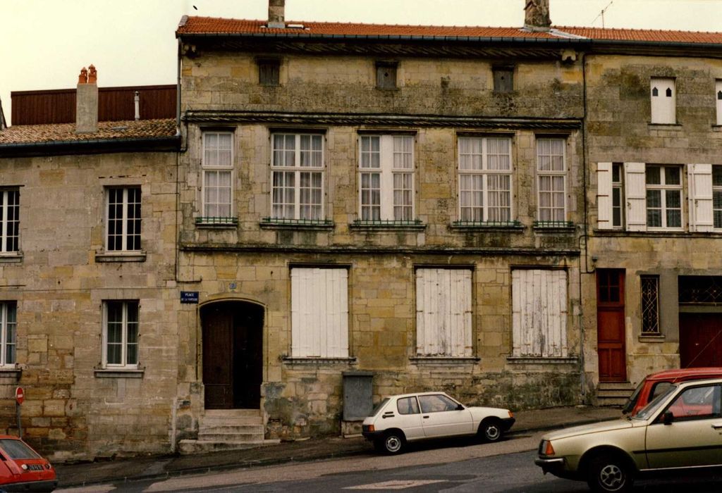 façade sur rue, vue générale