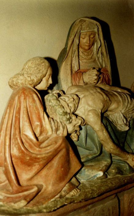 groupe sculpté : Vierge de pitié, vue partielle