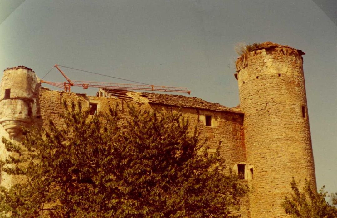 façade nord-est, vue partielle