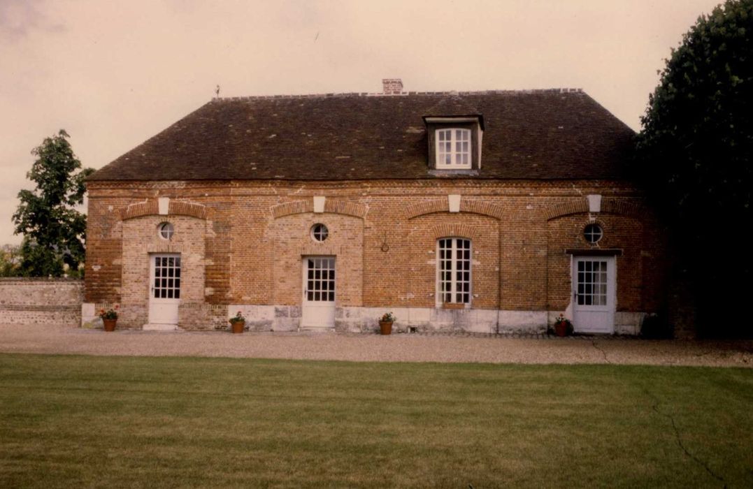 remise, façade ouest, vue générale