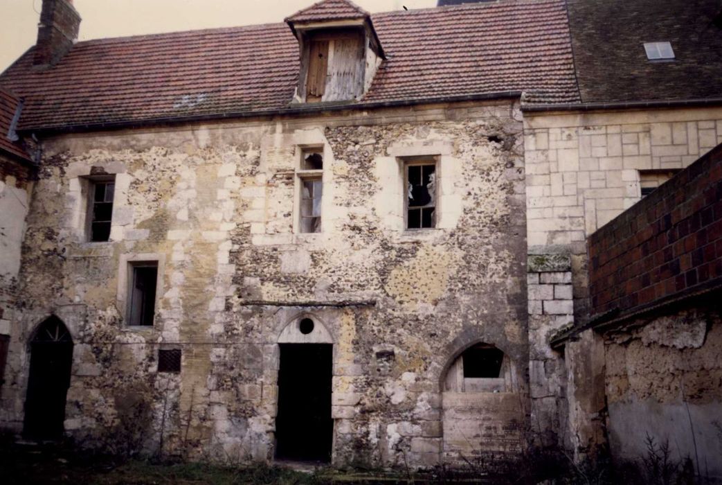 façade nord sur cour, vue générale