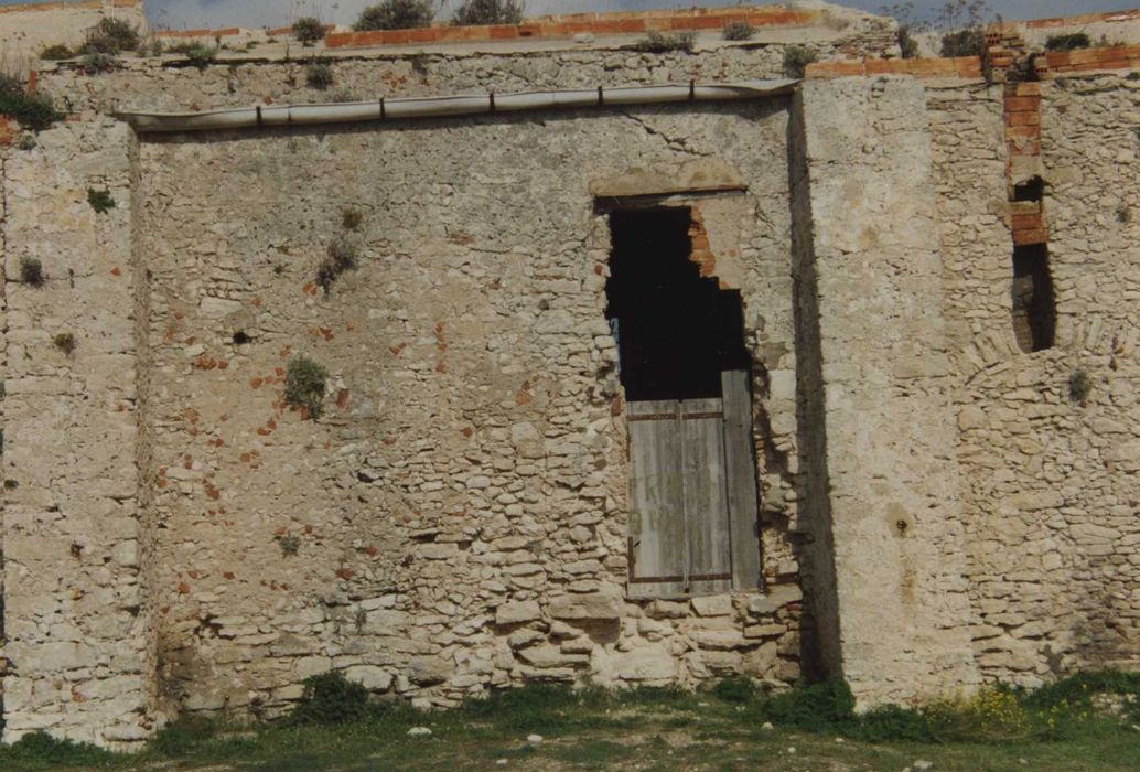 façade latérale sud, vue partielle