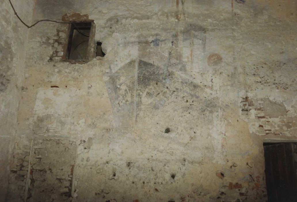 détail d’un bateau à vapeur peint sur le mur de clôture du choeur