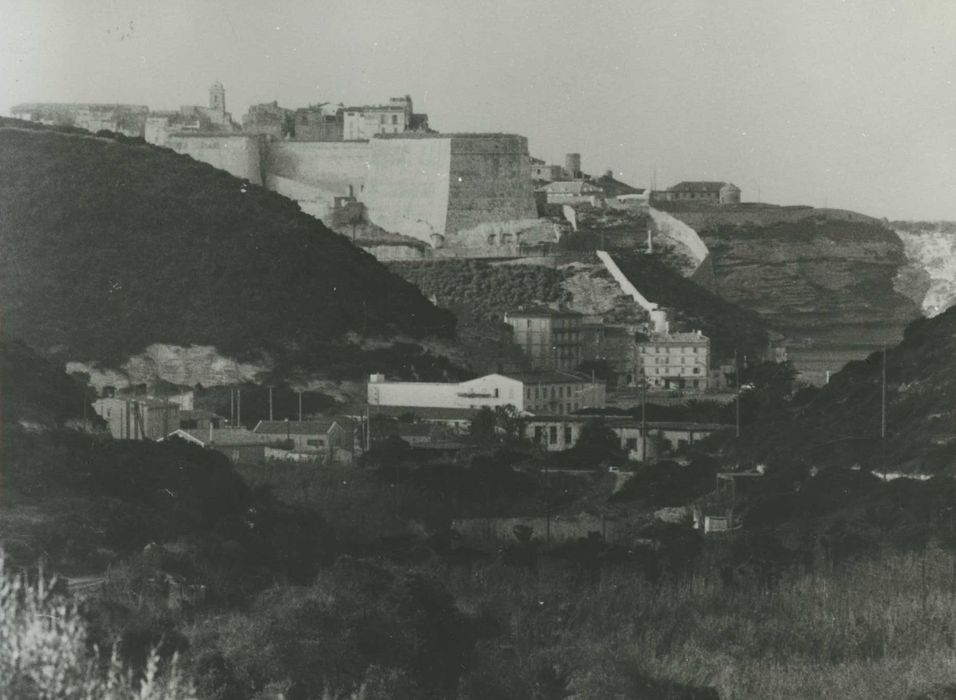 vue générale sur la citadelle de Bonifacio depuis la façade sud